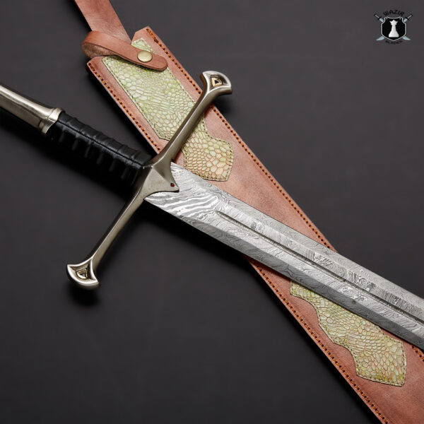 Handmade Damascus Steel Anduril Sword Lord of Rings Sword Replica with Leather Sheath - Image 2